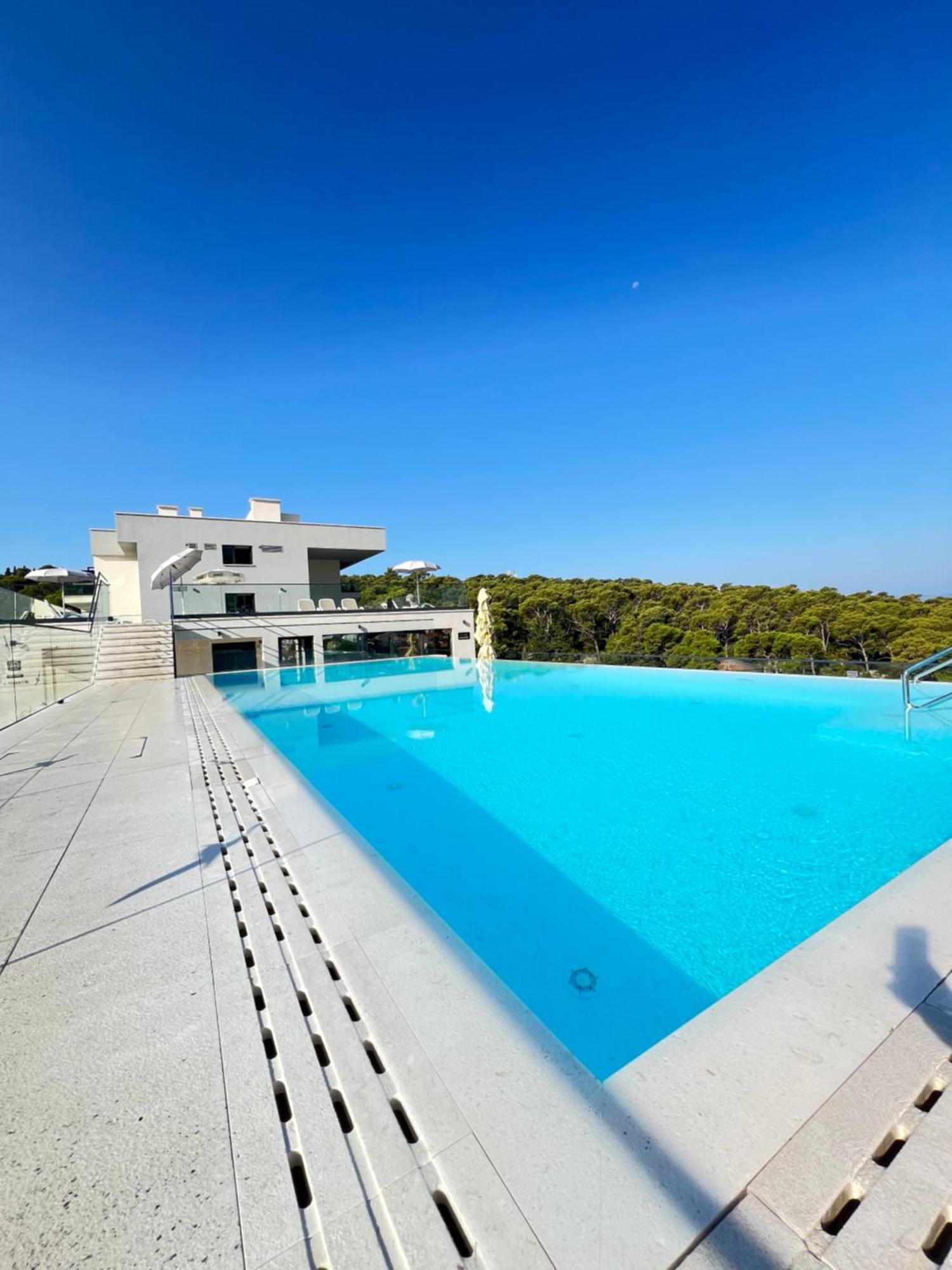 Luxury Sea View With Pool Apartmán *